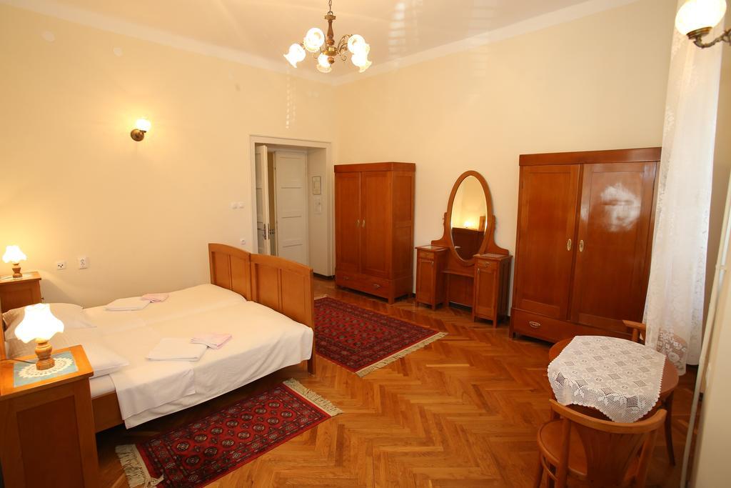 Apartment & Rooms Three Angels 바슈카 객실 사진
