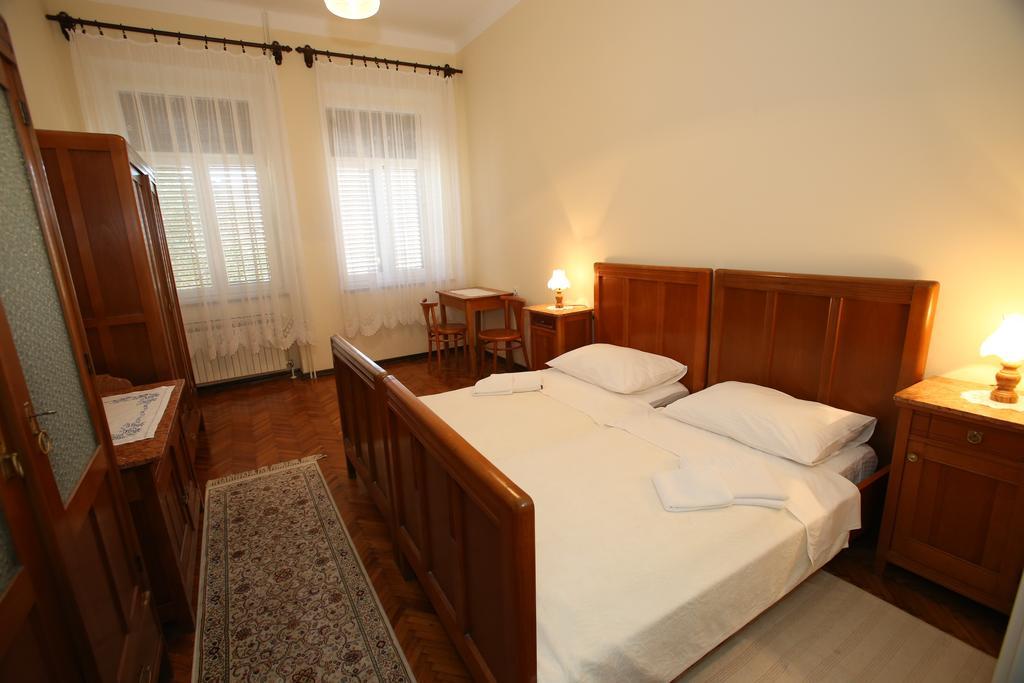 Apartment & Rooms Three Angels 바슈카 객실 사진